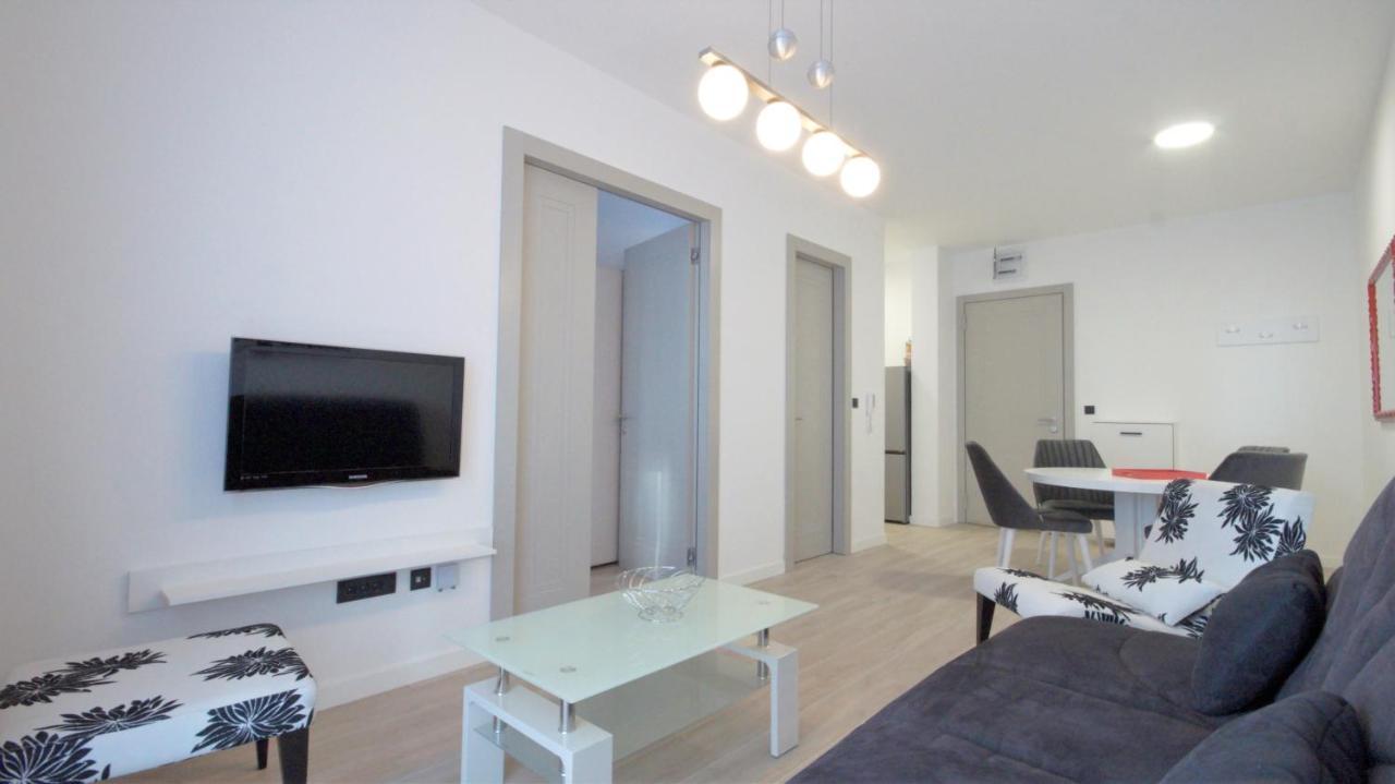 Апартаменты Silver Beachfront *