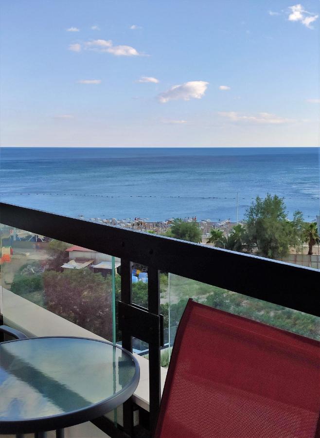 Апартаменты Silver Beachfront