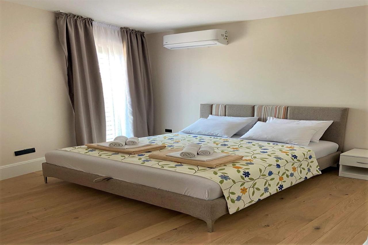 Апартаменты Silver Beachfront Бечичи